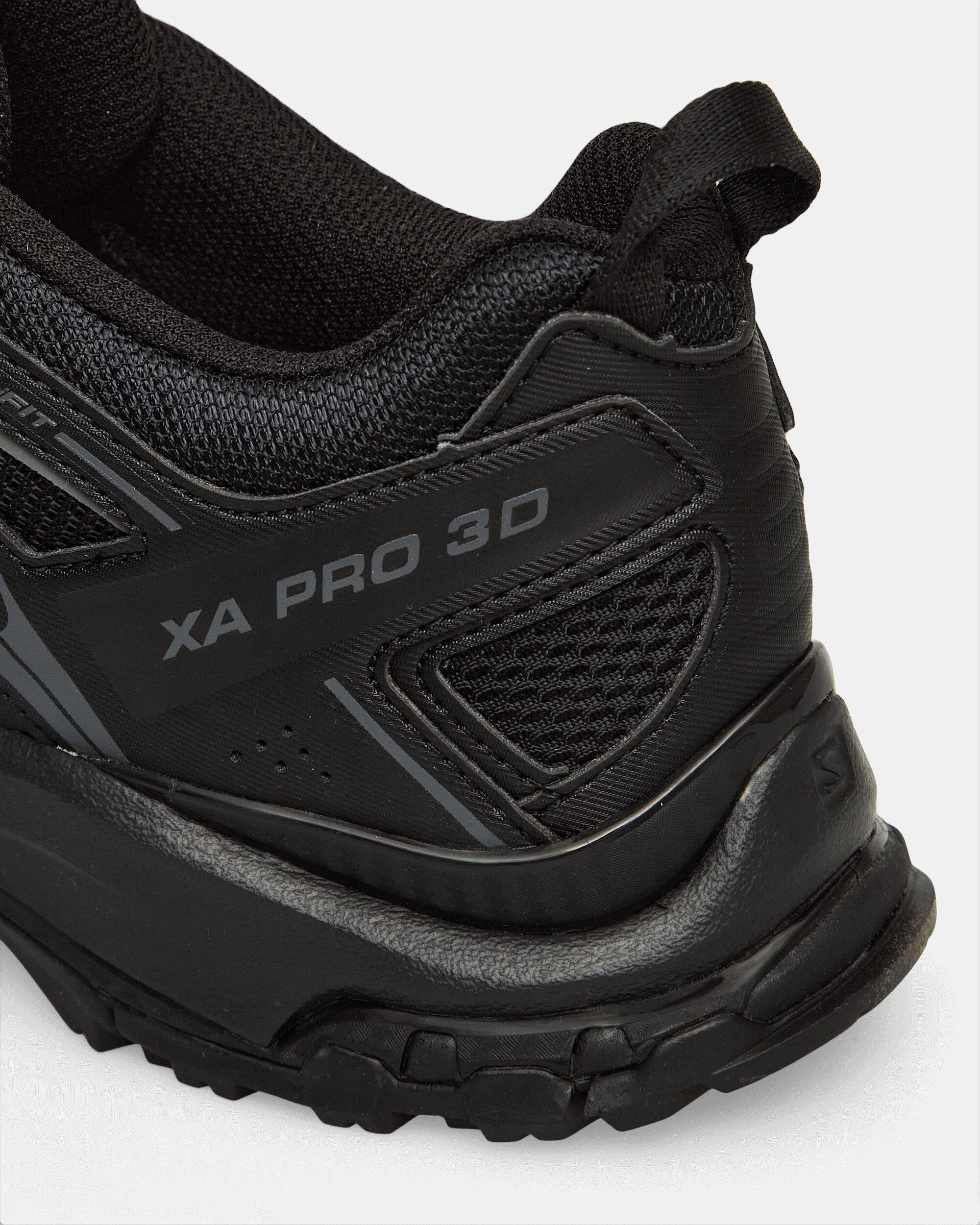 XA PRO 3D Sneakers Black / Magnet Mountain Trail Runners
