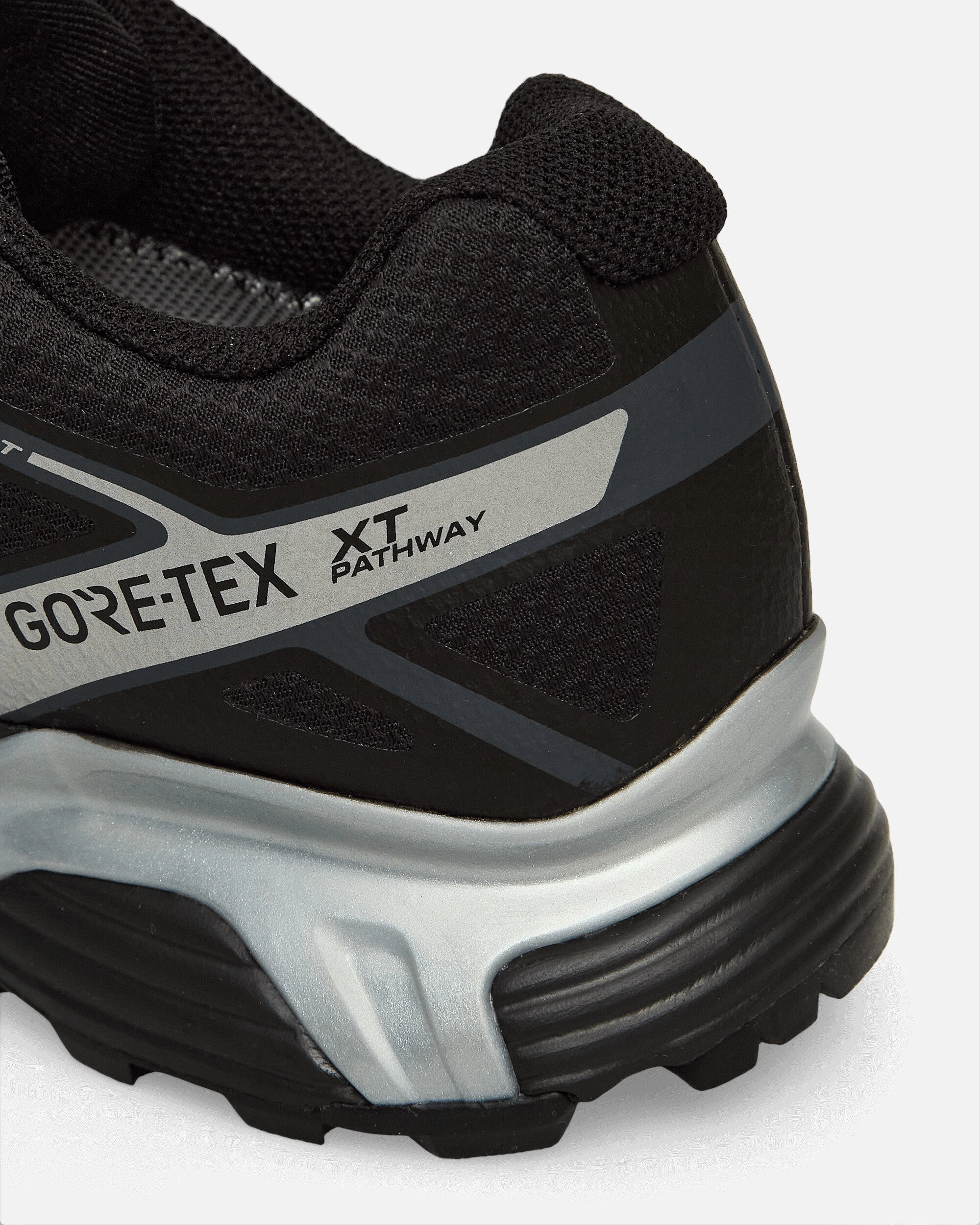 XT-Pathway GORE-TEX Sneakers Black / Silver Mountain Trail Runners