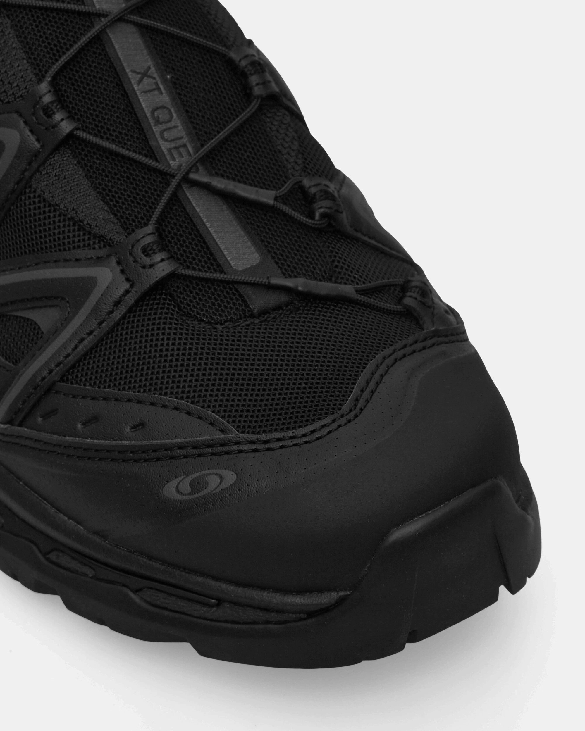 XT-QUEST Sneakers Black / Phantom Mountain Trail Runners