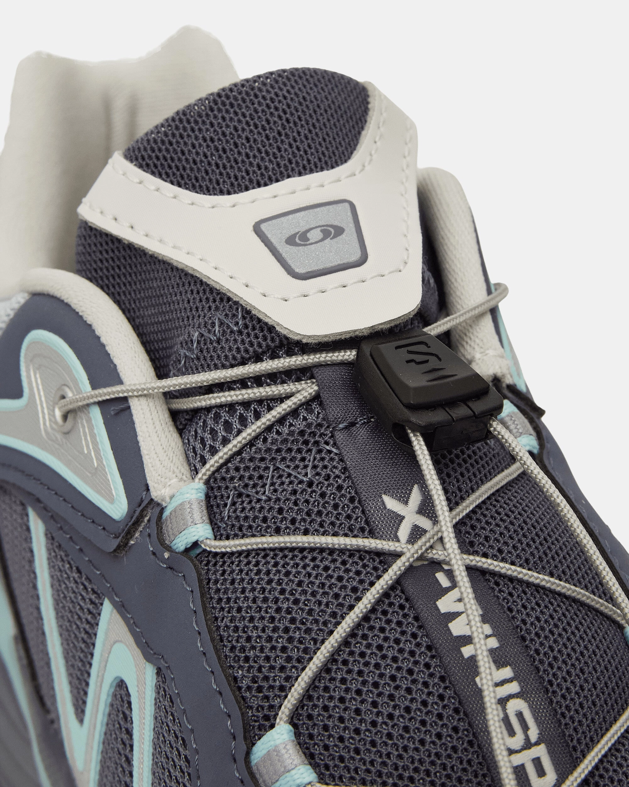 XT-Whisper Sneakers Grisaille / Lunar Rock / Iced Aqua Mountain Trail Runners